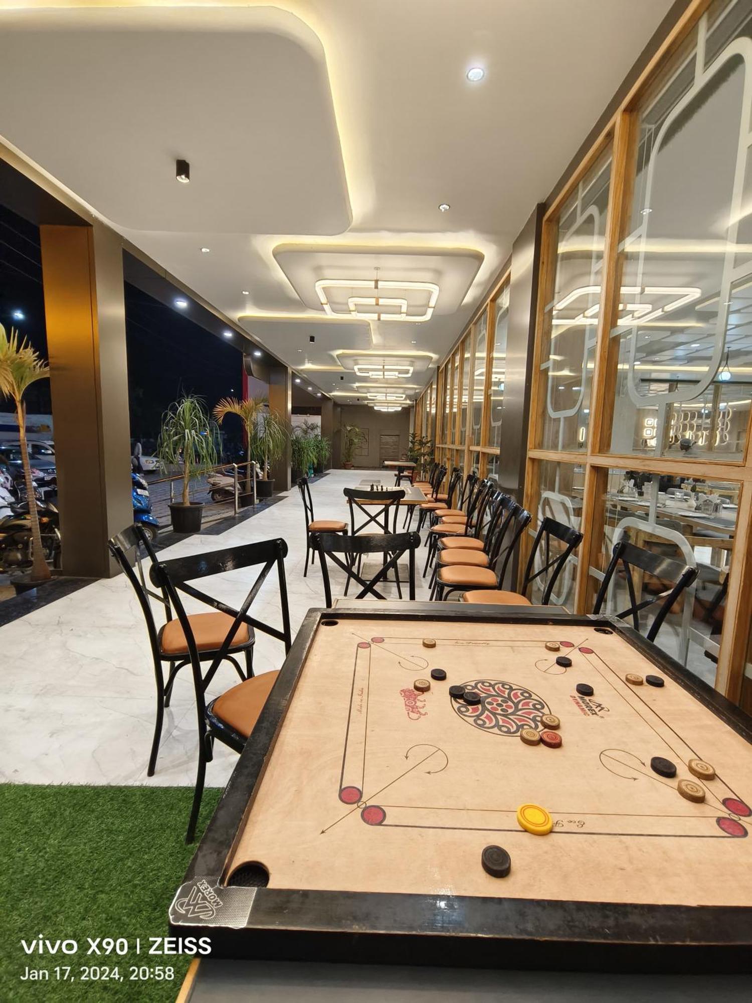 Visnagar Hotel The Grand Khodiyar מראה חיצוני תמונה