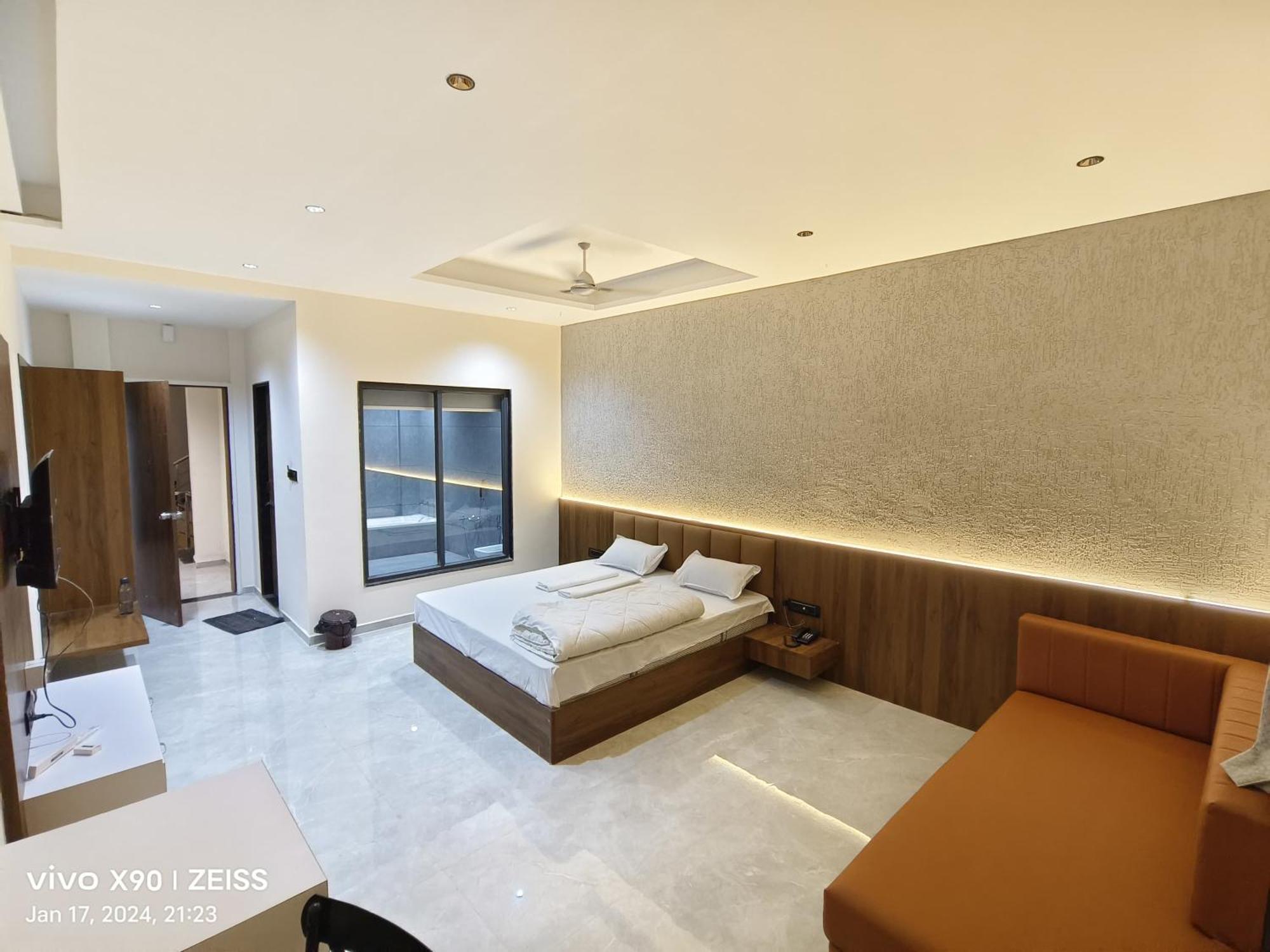 Visnagar Hotel The Grand Khodiyar מראה חיצוני תמונה