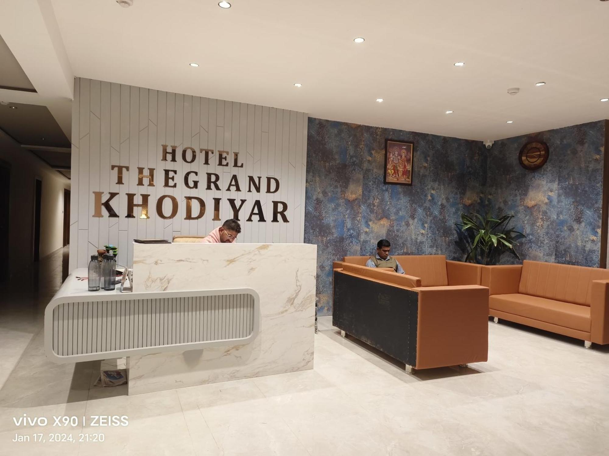Visnagar Hotel The Grand Khodiyar מראה חיצוני תמונה