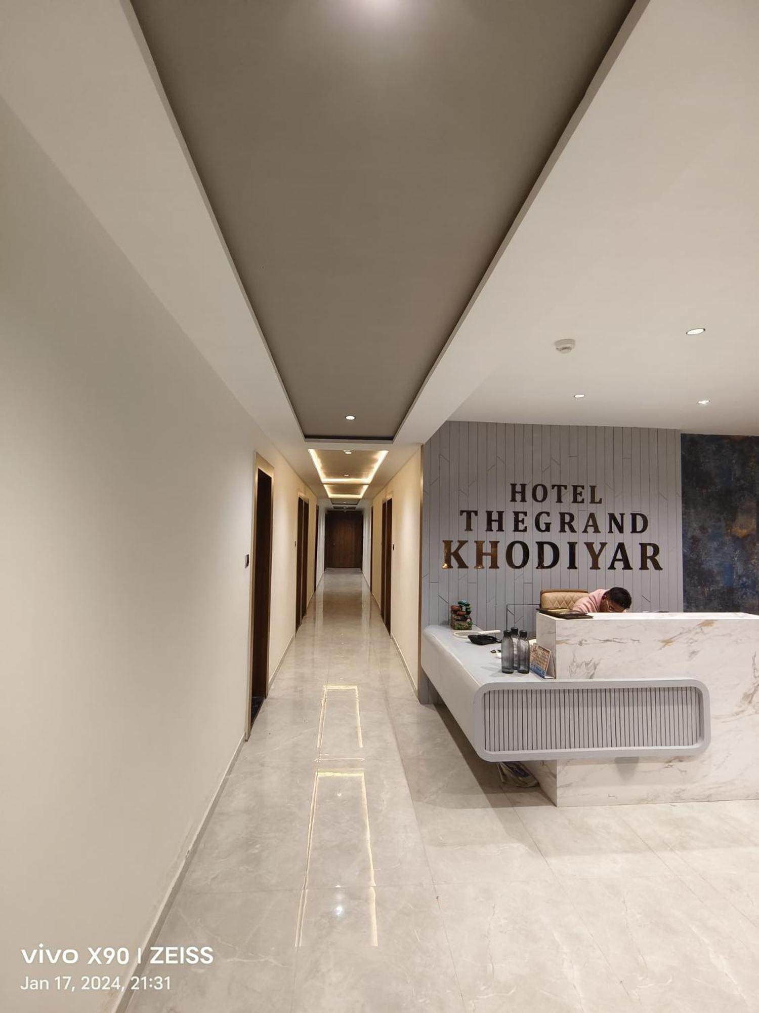 Visnagar Hotel The Grand Khodiyar מראה חיצוני תמונה