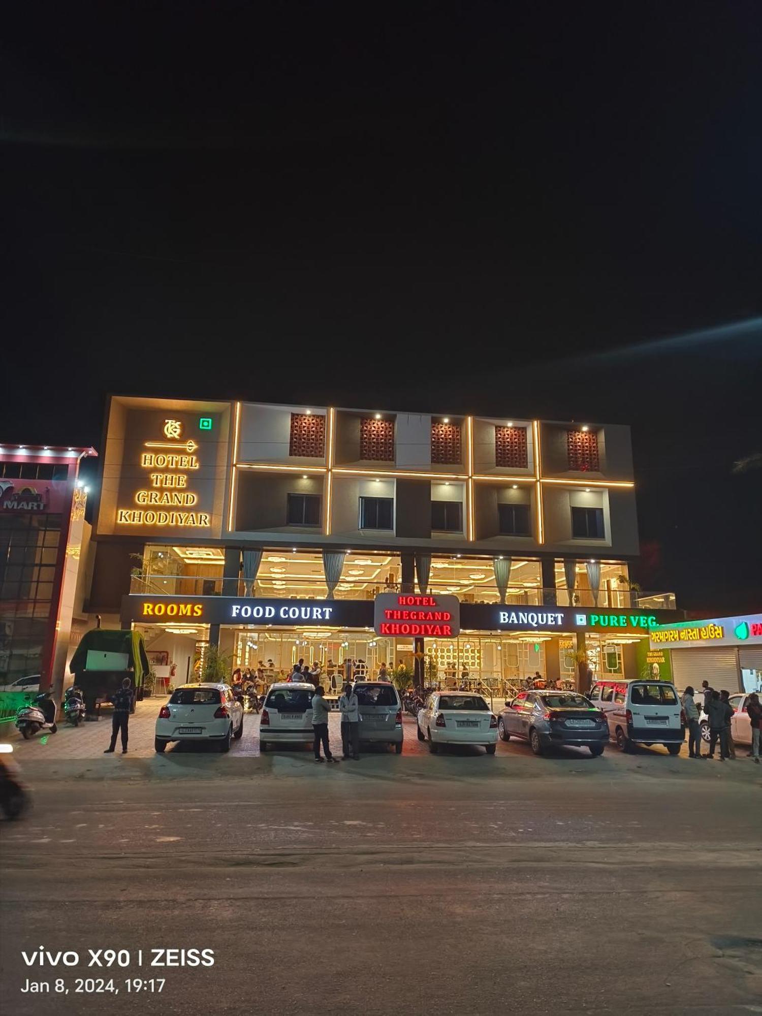 Visnagar Hotel The Grand Khodiyar מראה חיצוני תמונה