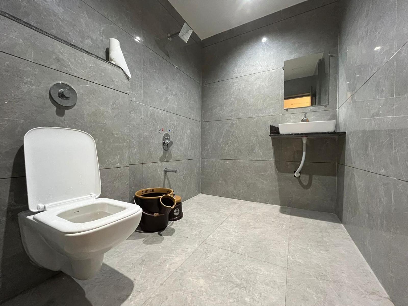 Visnagar Hotel The Grand Khodiyar מראה חיצוני תמונה