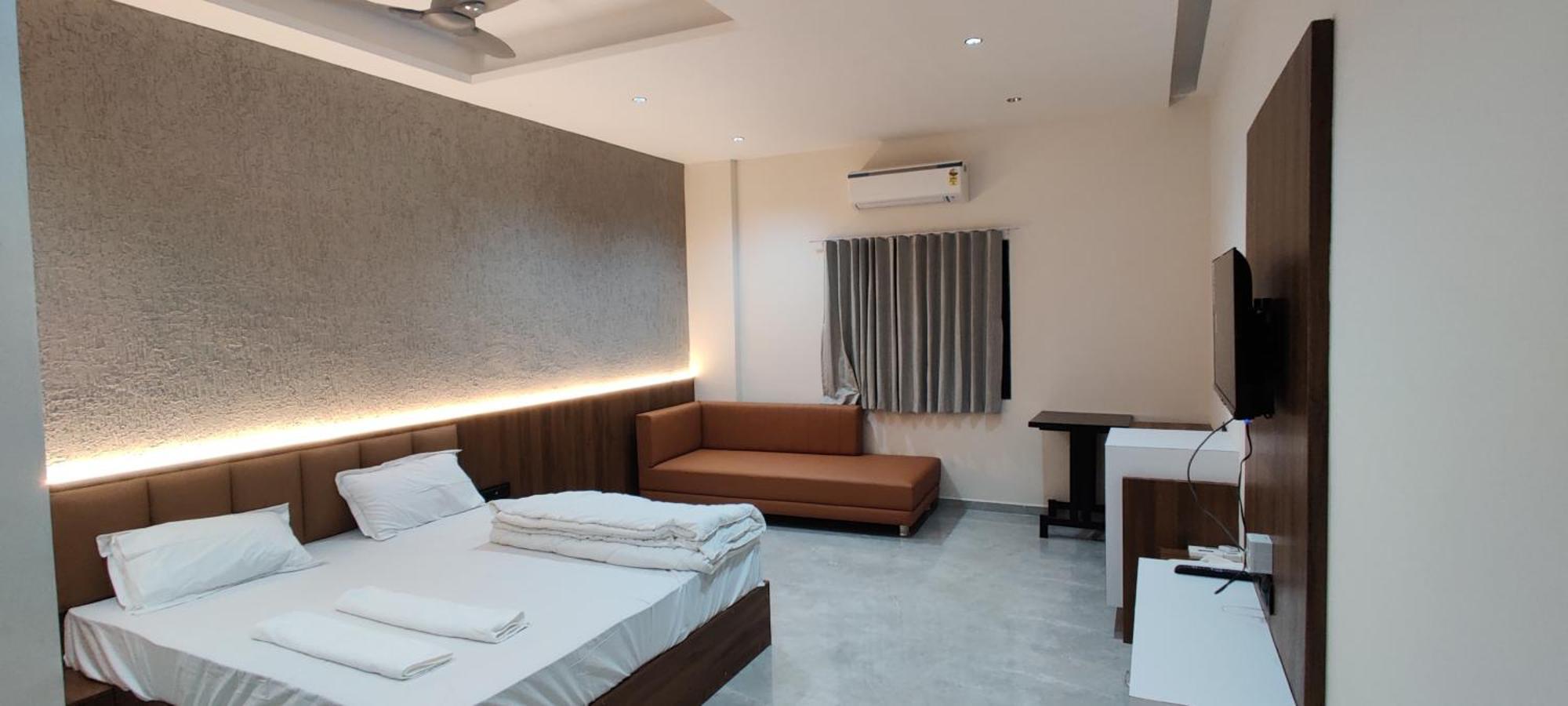 Visnagar Hotel The Grand Khodiyar מראה חיצוני תמונה