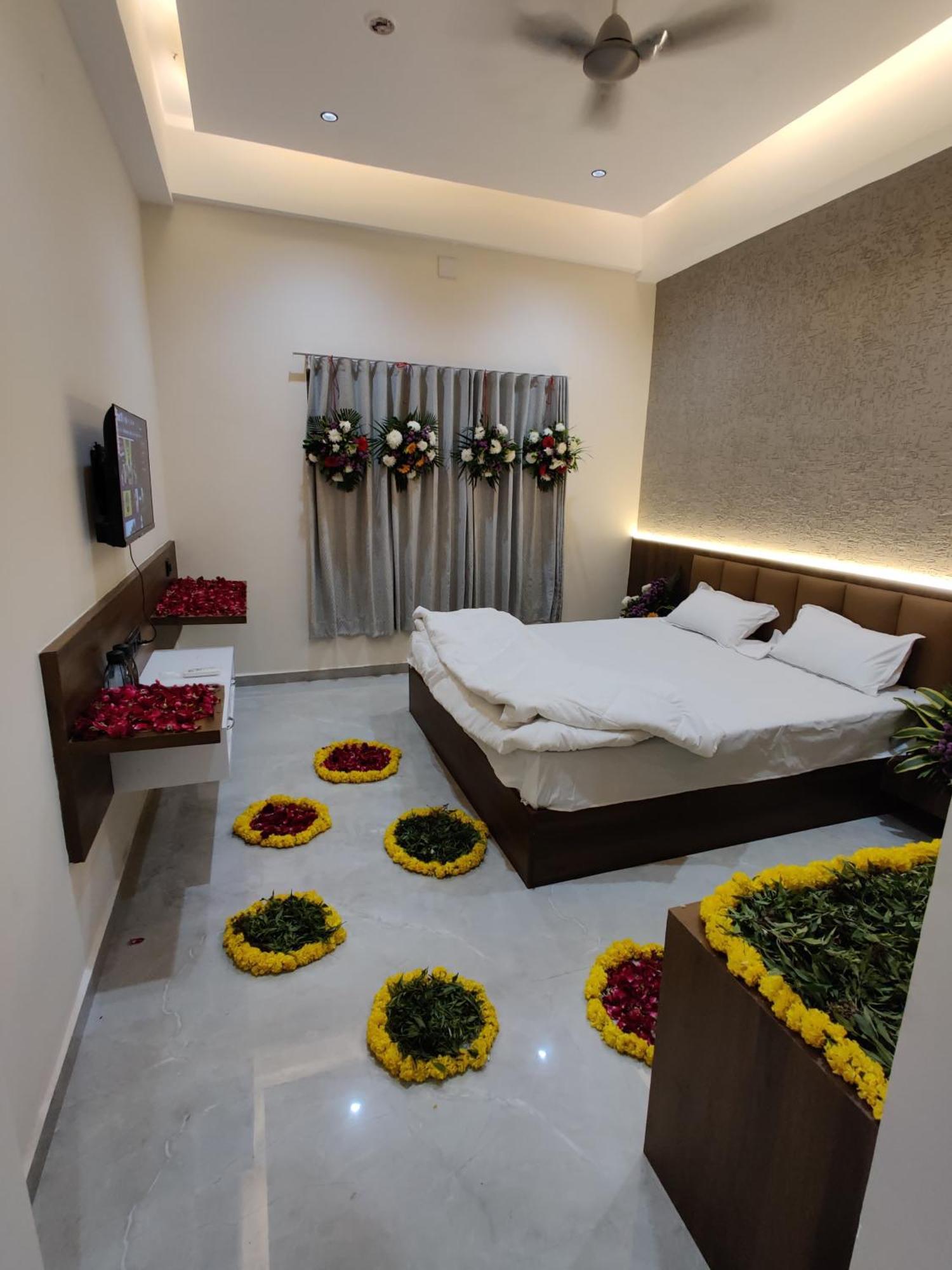 Visnagar Hotel The Grand Khodiyar מראה חיצוני תמונה
